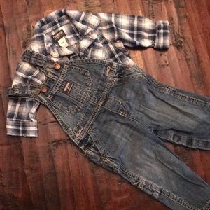 OshKosh Overall and Flannel Onsie Set Size 12 Months